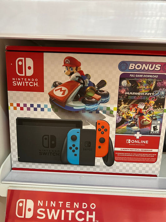 Nintendo Switch Mario Kart 8 Deluxe Bundle + Nintendo Switch Online (12-Month)
