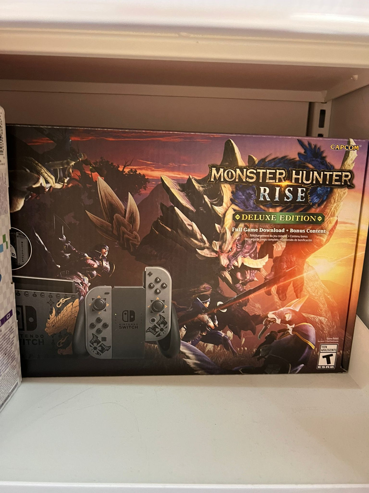 Nintendo Switch Monster Hunter Rise Deluxe Edition Console Bundle